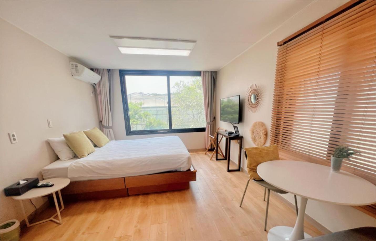 דירות Living In Jeju Island מראה חיצוני תמונה